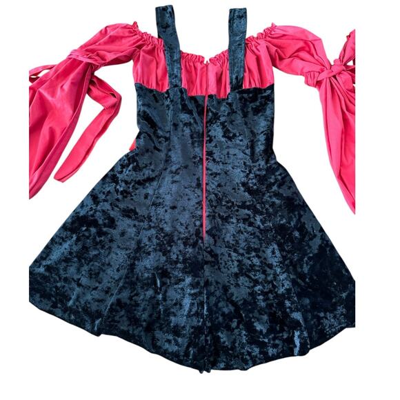 Leg Avenue Women's Vixen Pirate Wench Costume black and red size medium - Picture 10 of 12